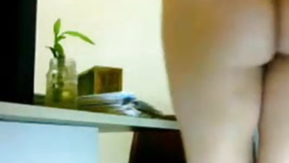 आने वाली हिंदी में ब्लू सेक्सी फिल्म गर्मियों के लिए बिकनी पर कोशिश कर रहा है