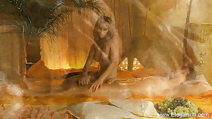 बहुत उत्साहित युवा लड़की को हिंदी में सेक्सी फिल्म हिंदी में मुट्ठी मिलती है