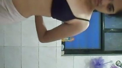 मेरी पत्नी का दोस्त किसी हिंदी में सेक्सी ब्लू भी चीज से संतुष्ट नहीं था