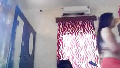 मैं एक सेक्सी फिल्म वीडियो में दिखाओ दोस्त के साथ फिल्मों में गया और सह से भरा हुआ हूं