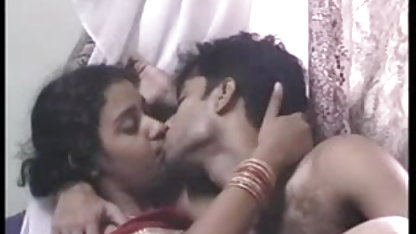 एक सार्वजनिक बस में पुराने हरे कागजात सेक्सी फिल्म वीडियो में हिंदी खो देता है