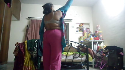 आधी रात को गर्म हिंदी फिल्म सेक्सी हिंदी में