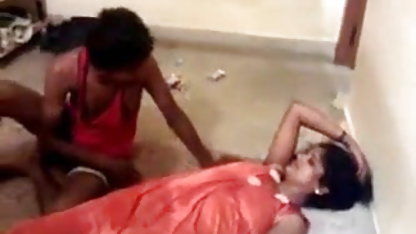 एक काले हिंदी पिक्चर फिल्म सेक्सी में रंग के साथ पहला अनुभव