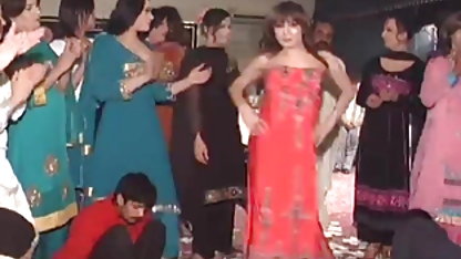 उसने उसे अपनी गांड देने सेक्स की मूवी हिंदी में की असंभव कोशिश की