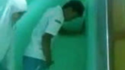 बिकनी में एक परिपक्व महिला को फिल्म सेक्सी फिल्म वीडियो में देखने के परिणाम