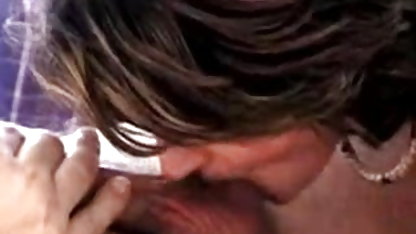 गोरा खुद को आईने में सेक्सी पिक्चर हिंदी में देख सींगदार हो जाता है