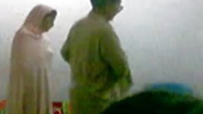 बगीचे हिंदी में सेक्सी बफ फिल्म में नग्न सौंदर्य