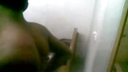 संकट में हिंदी पिक्चर में सेक्सी घर पर कंप्यूटर