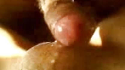 एक काली महिला जिसकी सफेद बीएफ सेक्सी फिल्म हिंदी में आंख है