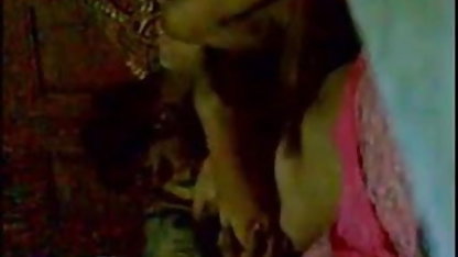 लड़की हिंदी में सेक्सी फिल्में हिंदी में अपने गर्भाशय ग्रीवा को हस्तमैथुन करके उत्तेजित हो जाती है