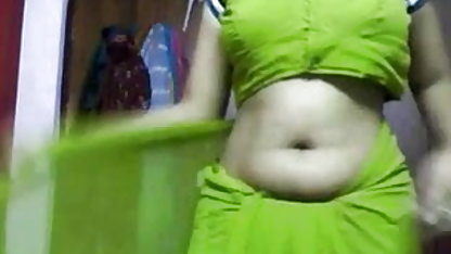 यह सब मेरे चेहरे पर और मेरे शीर्ष पर मेरी गांड की चुदाई करता है सेक्सी मूवी हिंदी में वीडियो