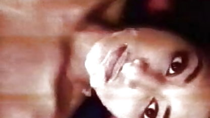 यह देखने के लिए कि कैसे चूत से खुशबू हिंदी में सेक्सी फिल्म दिखाओ आ रही है