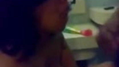 परिपक्व हिंदी में सेक्सी वीडियो मूवी समलैंगिक पानी की धार के साथ cums