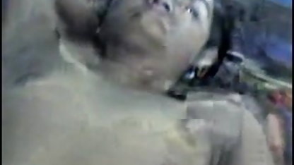 मैचिंग बैग और सेक्सी फिल्म वीडियो में दिखाओ बैग