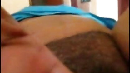 उनके पति ने स्नातक पार्टी हिंदी में सेक्सी फिल्म बफ का वीडियो देखा