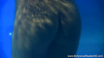 जल II का हिंदी में सेक्सी फिल्म बफ आनंद