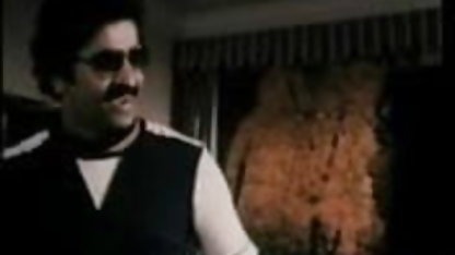 एक उत्खनन के दौरान आश्चर्यजनक रूप से हिंदी में सेक्सी फुल मूवी