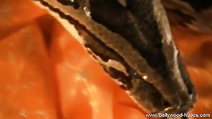 बालू से भरी उसकी चूत हिंदी में सेक्सी फिल्म भेजिए से गोरी