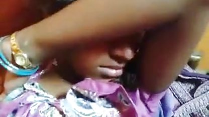 पैंट और टिरॉन हिंदी में सेक्सी फिल्म बफ की चूत से गुज़रना