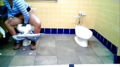 मेरी पत्नी ने मुझे सह करने के लिए अपनी हिंदी में फुल सेक्सी चूत खोल दी