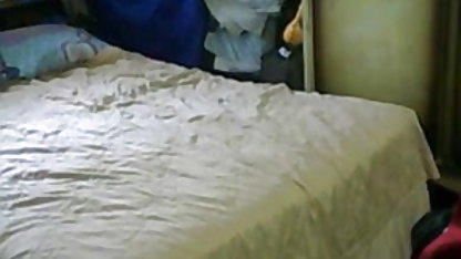 कुतिया कामोन्माद तक पहुँच गई और उसे अंदर बॉलीवुड सेक्सी फिल्म हिंदी में भागना पड़ा