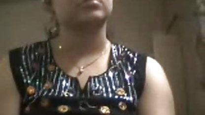 मैडोरो हिंदी में ब्लू सेक्सी फिल्म एक 18 साल की उम्र में अंदर जाता है