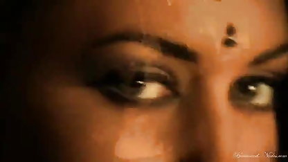 रसोई में एक रूसी के साथ अनियंत्रित मद्रासी में सेक्सी फिल्म गड़बड़