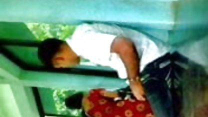 कोरा बुकेतुडा सेक्स सेक्स सेक्स फिल्म वीडियो में पेटी में बालों वाली चूत दिखाते हुए