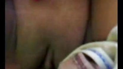 एशियाई परिचारिका एक पर्यटक की सेक्सी मूवी वीडियो में सेक्सी इच्छा को पूरा करती है