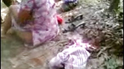 वह अपने चाचा को गर्म करता पिक्चर हिंदी में सेक्सी है और वह उसे सो जाता है