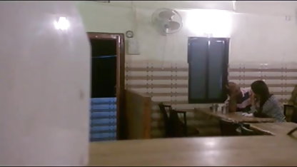 मेरी सास दे रही है जो सेक्सी फिल्म दिखाएं वीडियो में उसके पति उसे नहीं देते हैं