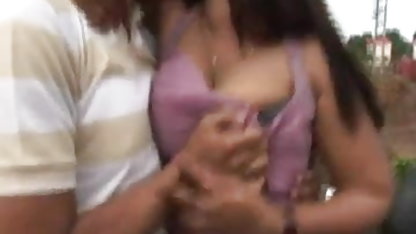 एक परीक्षकों में एक अजनबी के साथ किशोर सेक्सी फिल्म भेजो सेक्सी वीडियो में गड़बड़ करता है