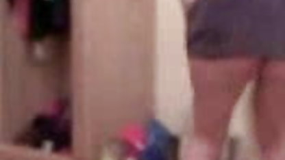 प्रेमी हिंदी में सेक्सी फिल्म बफ की हथेली उसकी चूत के अंदर जाकर रुक गई