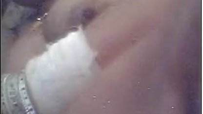 एक कॉकटेल सेक्सी फिल्म हिंदी में वीडियो फिल्म पब की कुर्सी में गड़बड़