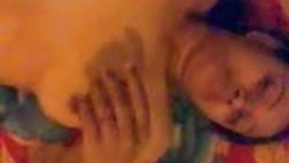 पिता और बेटी के सोफे पर एक हीटर सेक्स सेक्स पिक्चर वीडियो में है