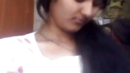 अतिरिक्त वेतन हिंदी में सेक्सी फिल्म का वीडियो की तलाश में नौकरानी