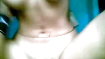 मैंने उसे अपने पिता के दोस्त होने के लिए सेक्सी बीएफ फिल्म हिंदी में अंदर चलने दिया