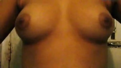 एक सेक्सी फिल्म हिंदी वीडियो में मुर्गा के साथ विशाल मुर्गा कमबख्त लड़का