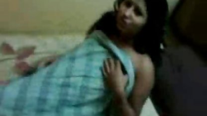 जमीनी स्तर पर एक फुल मूवी वीडियो में सेक्सी परी