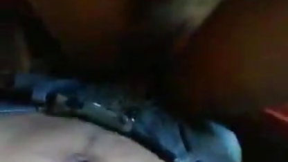 वह कक्षा में आता है और वह उसे बैकपैक के साथ चोदता वीडियो में सेक्सी फिल्म हिंदी है