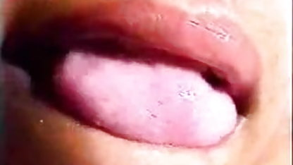 मोटी औरत की ब्लू पिक्चर सेक्सी हिंदी में चूत में फव्वारा होता है