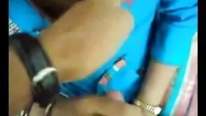 मेरे चचेरे भाई ने मुझे एक blowjob हिंदी में सेक्सी पिक्चर हिंदी में सेक्सी पिक्चर के साथ जगाया