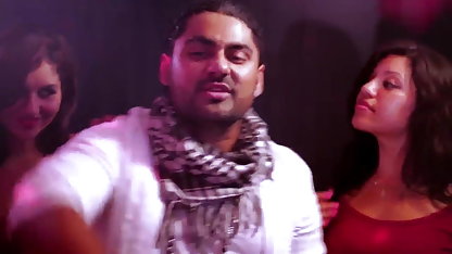 तीस वर्षीय अपनी शादी सेक्सी फिल्म हिंदी में बीएफ की सालगिरह मनाता है