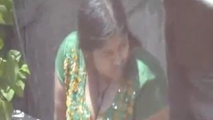 ख्वाहिश करने वाली एक्ट्रेस की हिंदी फिल्म सेक्सी में चूत चुद जाती है