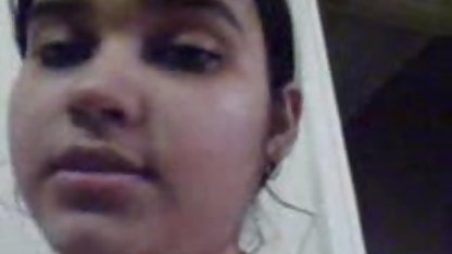 क्रेन के साथ एक कलाकार हिंदी में सेक्सी फिल्म मूवी