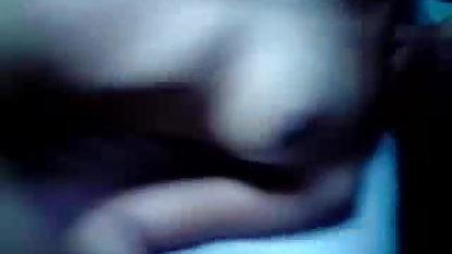 गलत छेद के माध्यम से सेक्सी मूवी हिंदी में दूध पंप करना