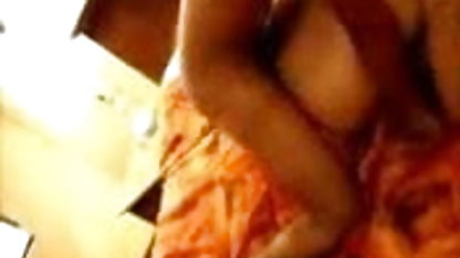 उसने अपने सेक्सी पिक्चर ब्लू फिल्म वीडियो में दोस्त को एक डिल्डो से चोदने का सपना देखा