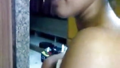 जवान लड़की पिक्चर हिंदी में सेक्सी एक मर्दानी के साथ अपनी वर्जिनिटी खो देती है