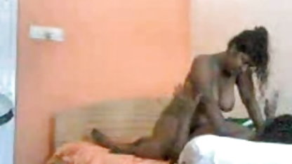 बारबी मालिबू हिंदी पिक्चर में सेक्सी की तरह अंगारा