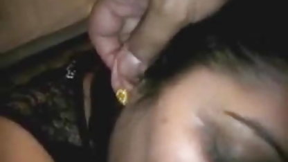 अंडे को दो हाइपर-शक्तिशाली मैग्नेट के साथ कुचल दिया जाता मद्रासी में सेक्सी फिल्म है